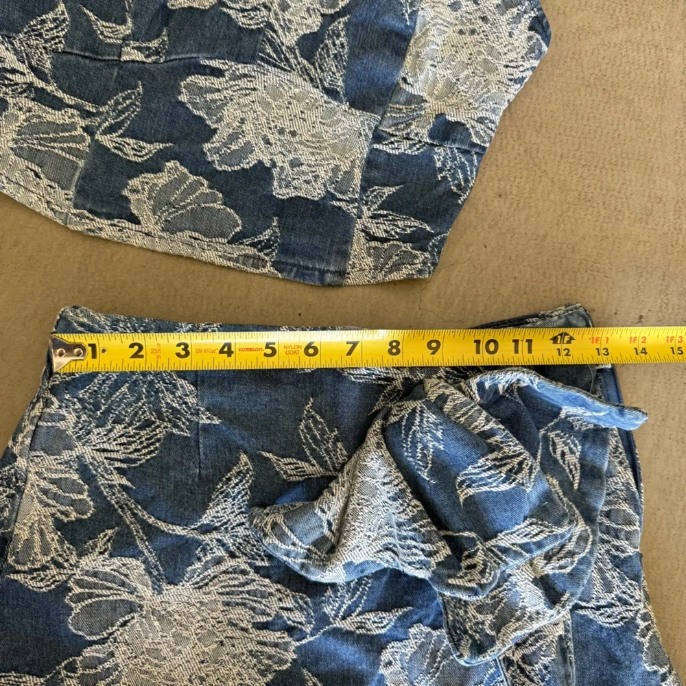 Avec Les Filles / Denim Floral Two Piece Set / Blue - Picture 15 of 16